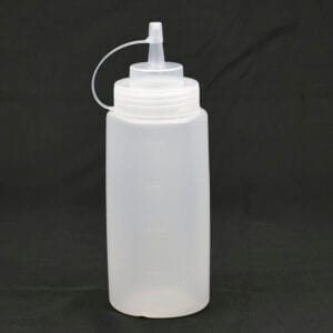 16 OZ Durable Plastic Squeeze Squirt Bottle Kitchen Sauces Bottle